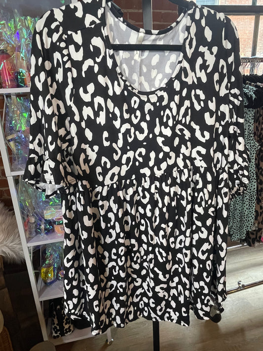 Black & White Leopard Top